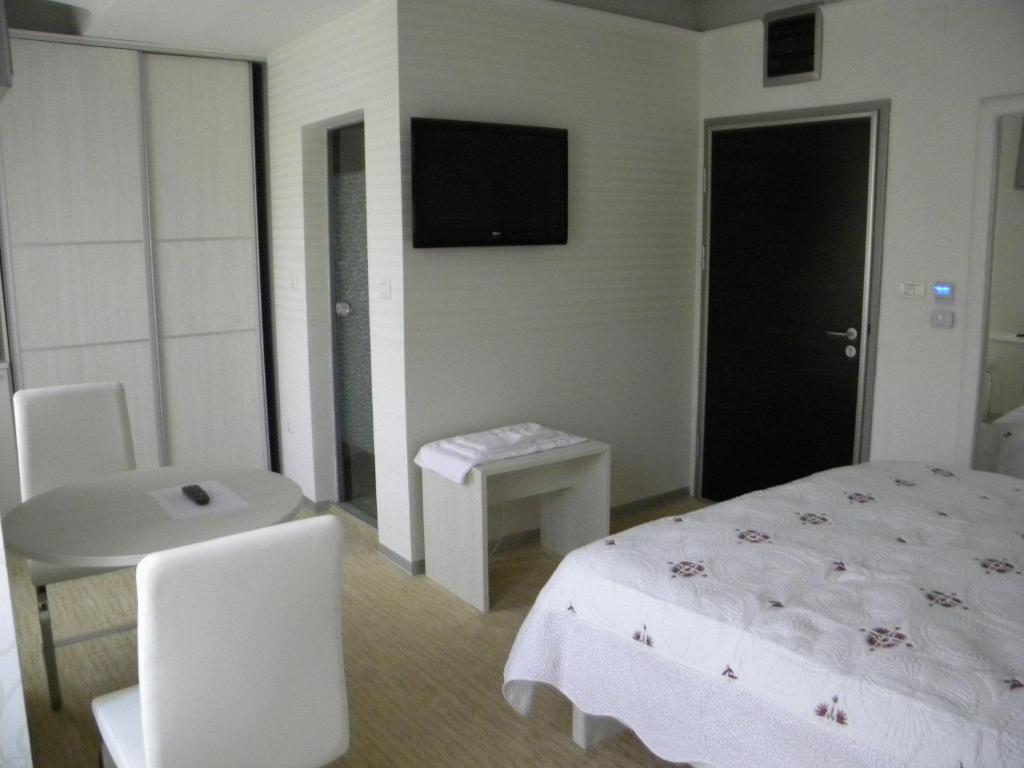 Duvet Center Hotel Skopje Zimmer foto